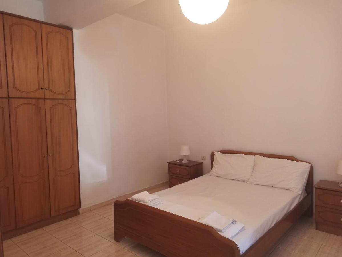 Achilles Apartments Sarandë Exterior foto