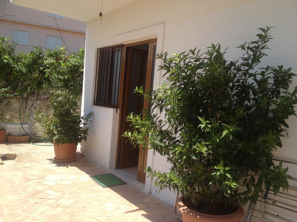 Achilles Apartments Sarandë Exterior foto