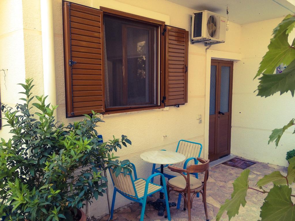 Achilles Apartments Sarandë Exterior foto